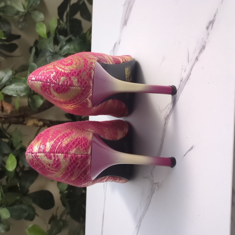 💥SALE💥Splash Pink and Gold Patterned Women's Heels - Picture 6 of 11